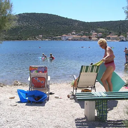 12248a * Vinišće